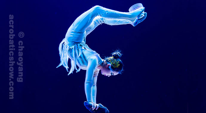 chaoyang theatre acrobatics show 1